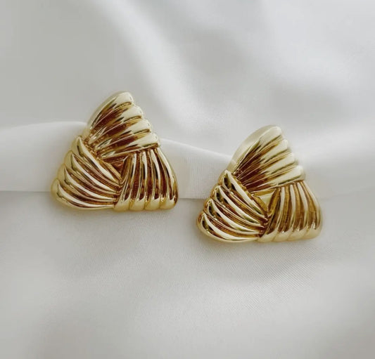 Knox Textured Triangle Knot Studs
Earrings Gold Filled